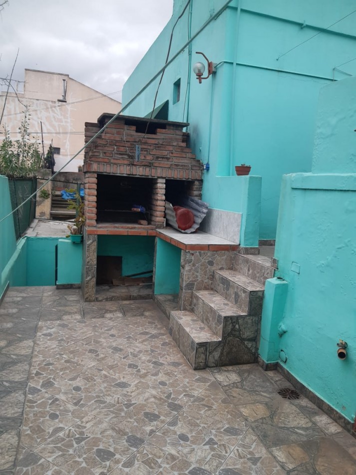 ALQUILER CASA 4 AMBIENTES CON LOCAL Y GARAJE
