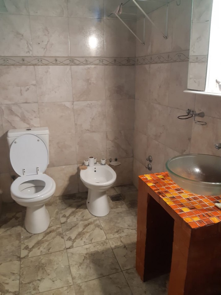 ALQUILER CASA 4 AMBIENTES CON LOCAL Y GARAJE
