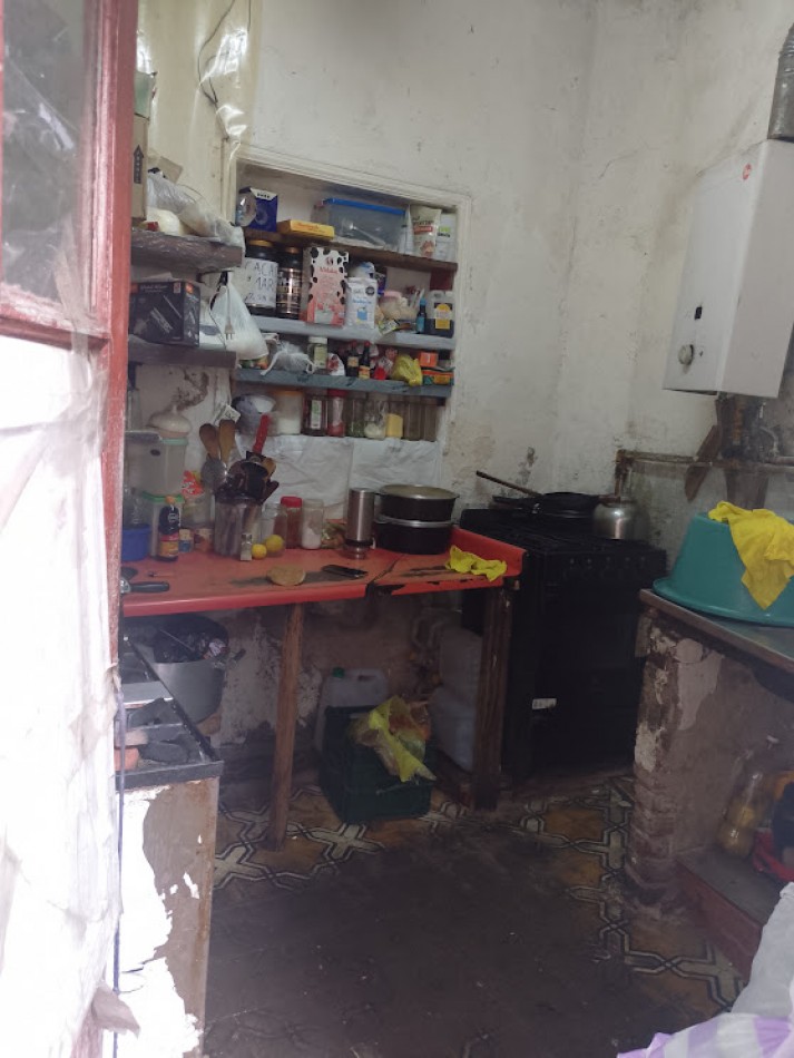 VENTA CASA 4 AMBIENTES FLORES A DEMOLER