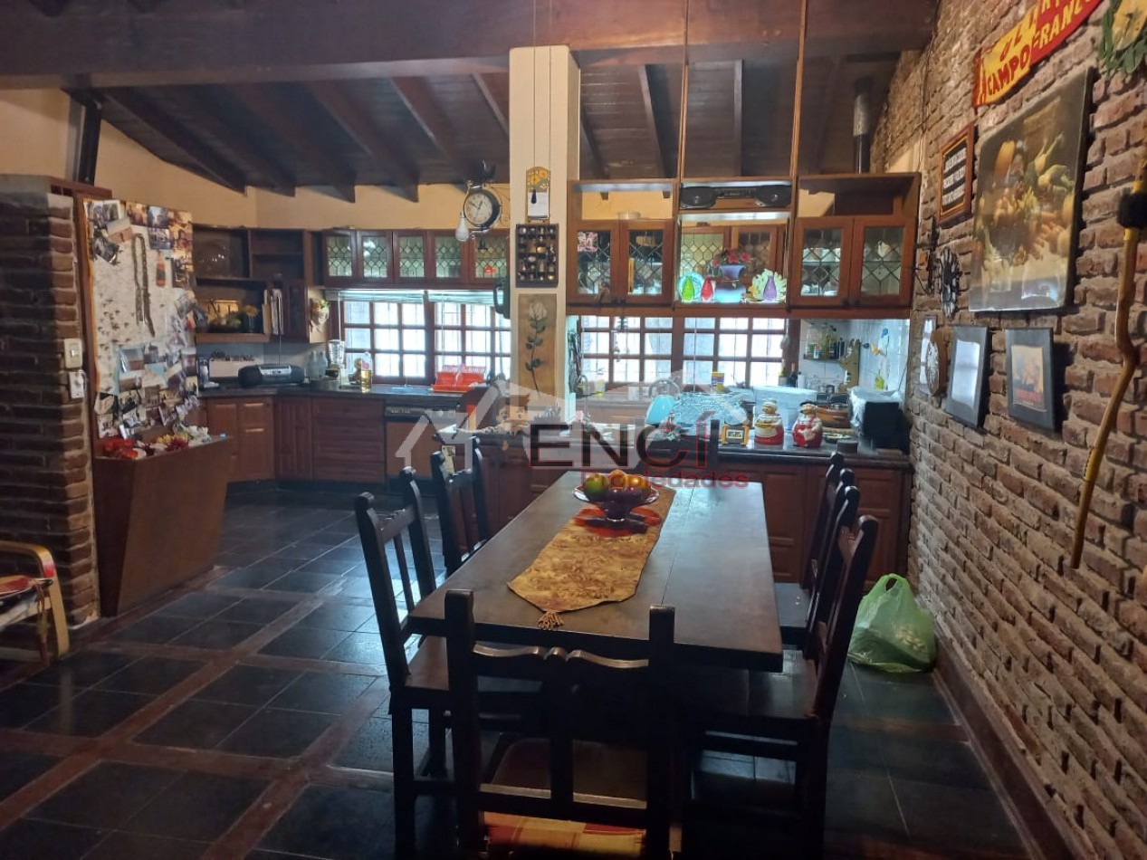 VENTA CASA 5 AMBIENTES CIUDAD EVITA