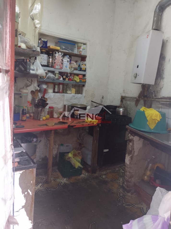 VENTA CASA 4 AMBIENTES FLORES A DEMOLER