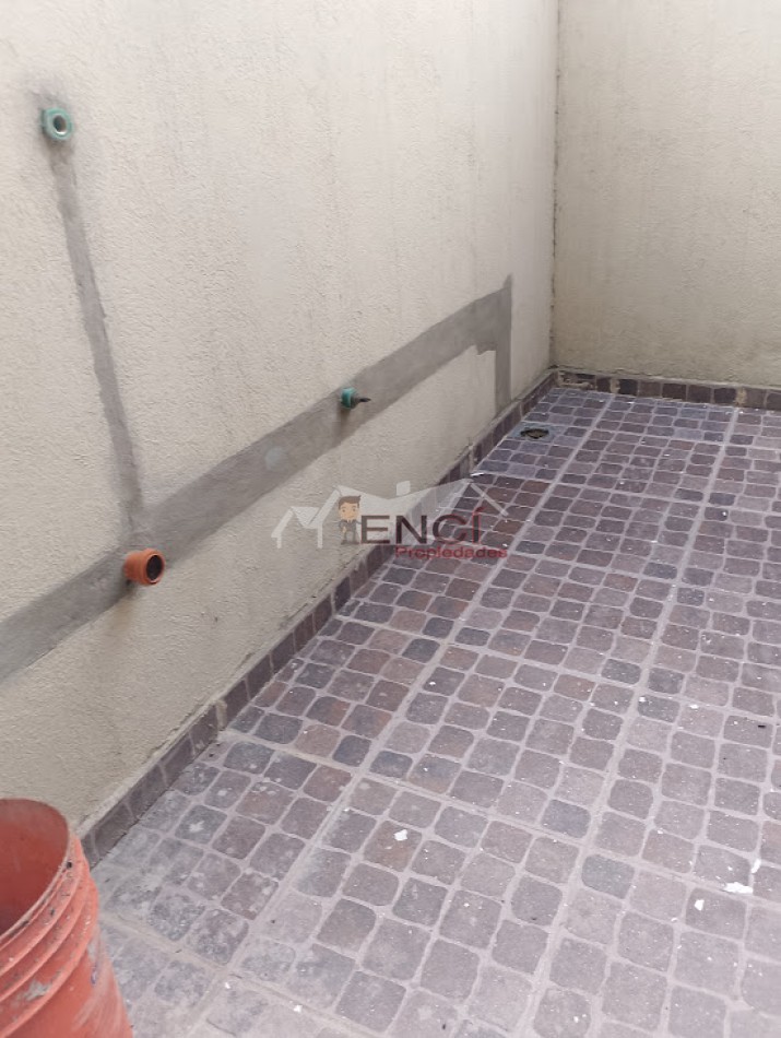VENTA PH 2 AMBIENTES MORON