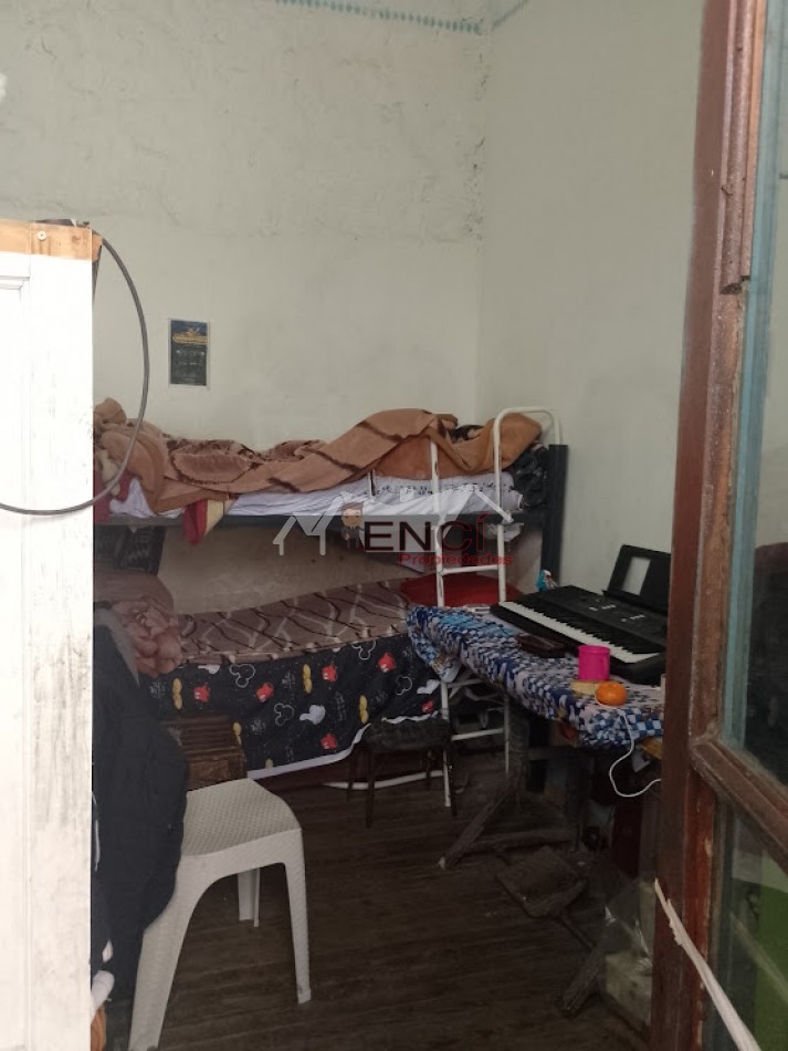 VENTA CASA 4 AMBIENTES FLORES A DEMOLER