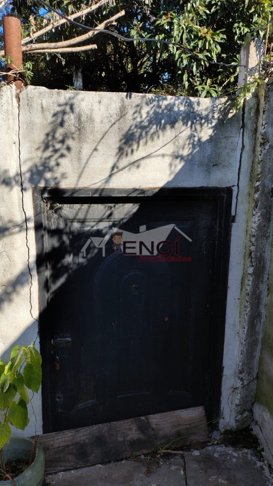 VENTA CASA 3 AMBIENTES A REFACCIONAR CON DEPARTAMENTO