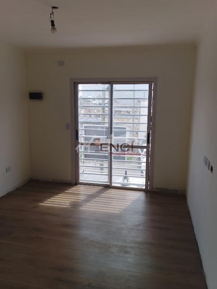 VENTA PH 2 AMBIENTES MORON