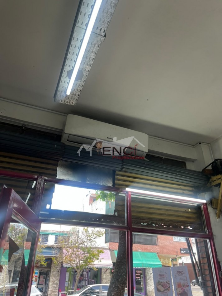 VENTA CON RENTA LOCAL VILLA LUGANO