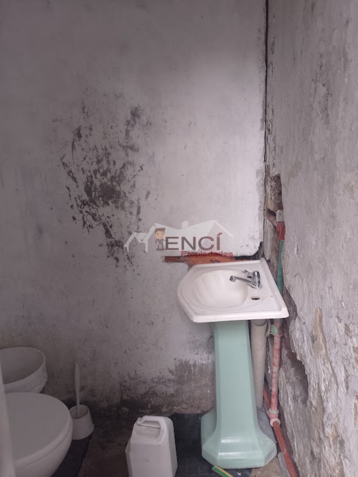 VENTA CASA 4 AMBIENTES FLORES A DEMOLER