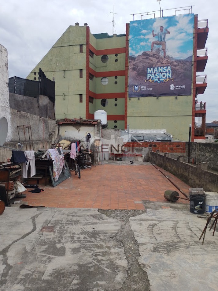 VENTA CASA 4 AMBIENTES FLORES A DEMOLER