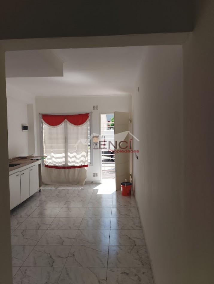 VENTA PH 2 AMBIENTES MORON