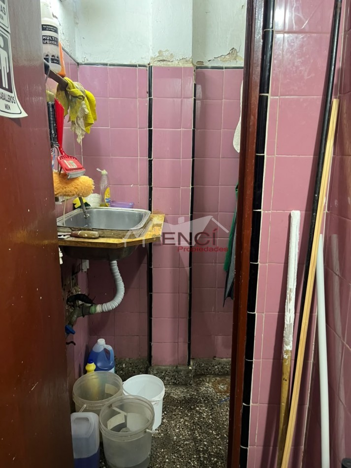 VENTA CON RENTA LOCAL VILLA LUGANO
