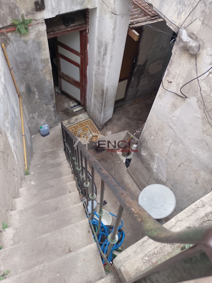 VENTA CASA 4 AMBIENTES FLORES A DEMOLER
