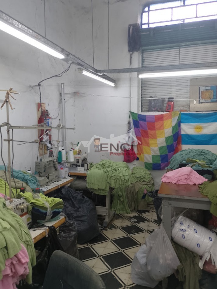 VENTA CASA 4 AMBIENTES FLORES A DEMOLER
