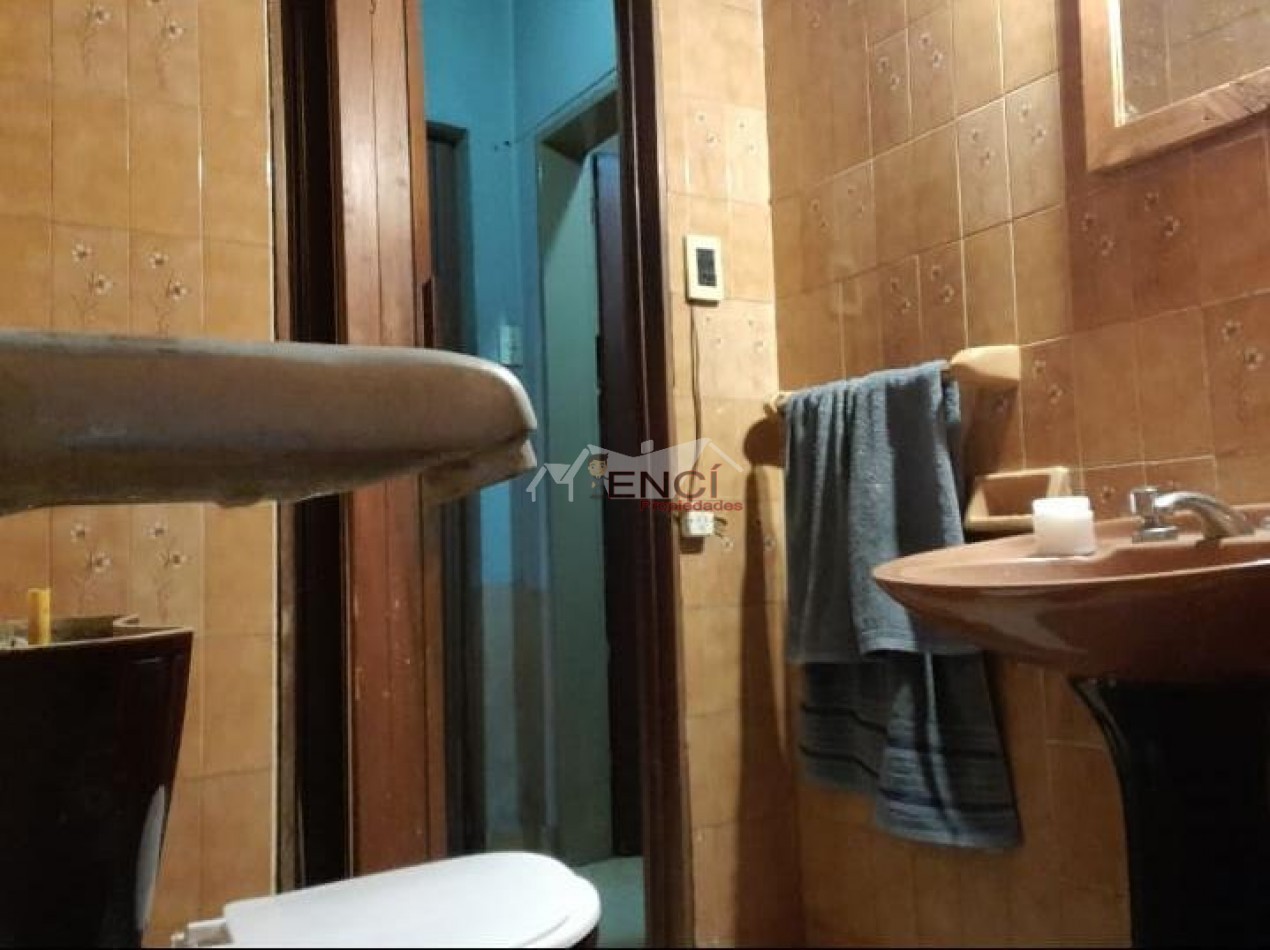 OPORTUNIDAD VENTA CASA 3 AMBIENTES A REFACCIONAR CON DEPARTAMENTO