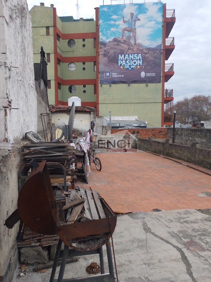 VENTA CASA 4 AMBIENTES FLORES A DEMOLER