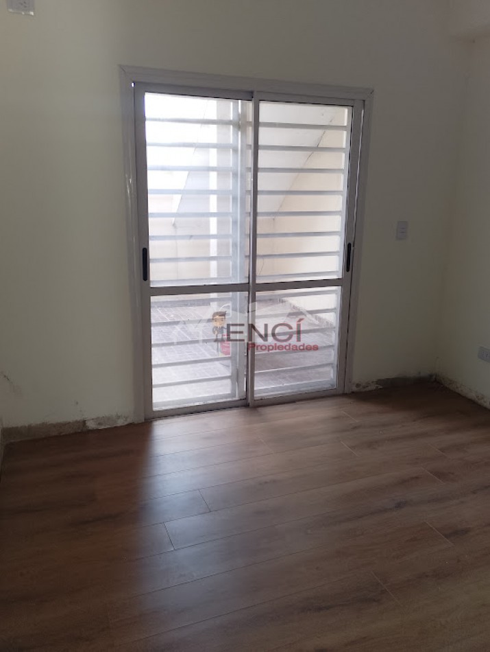 VENTA PH 2 AMBIENTES MORON
