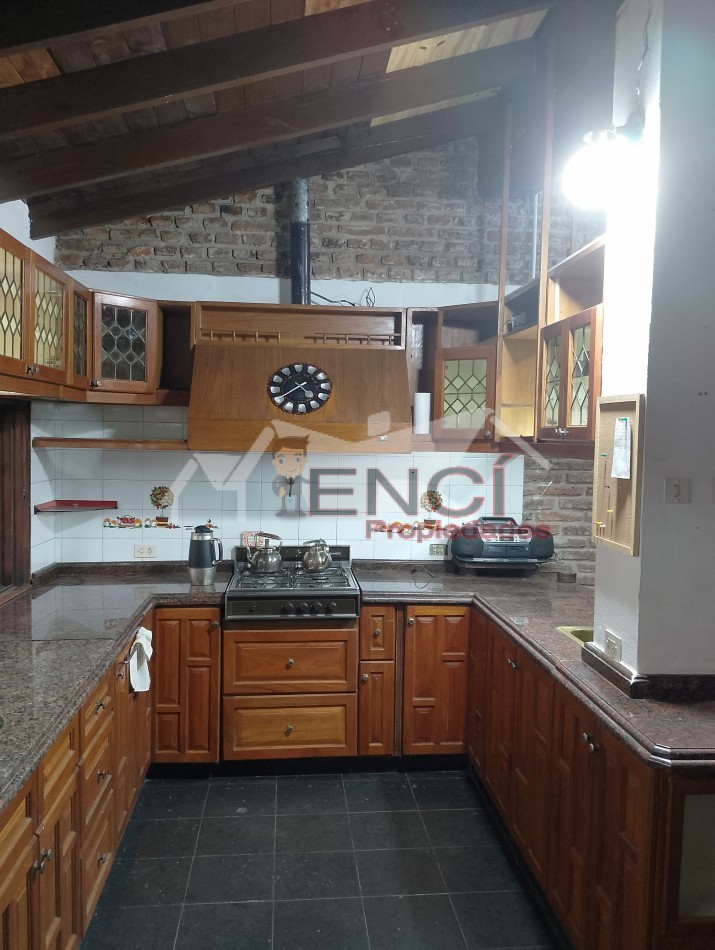 VENTA CASA 5 AMBIENTES CIUDAD EVITA