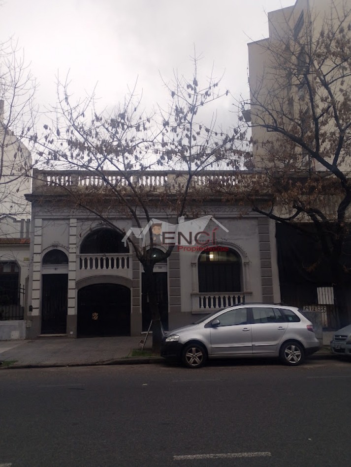 VENTA PH 7 AMBIENTES FLORESTA