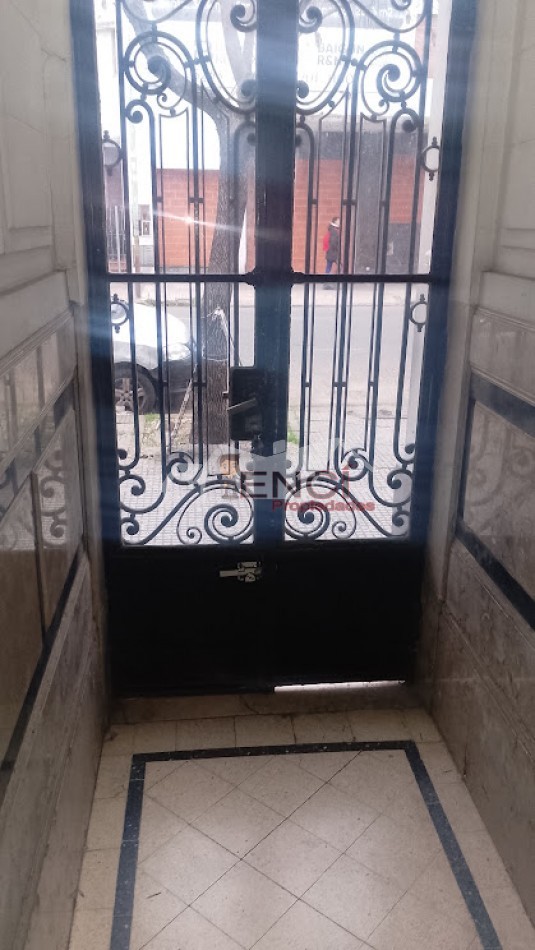 VENTA PH 7 AMBIENTES FLORESTA
