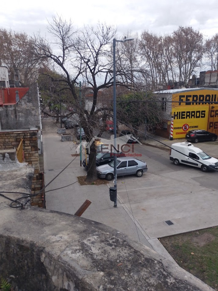 VENTA CASA 4 AMBIENTES FLORES A DEMOLER
