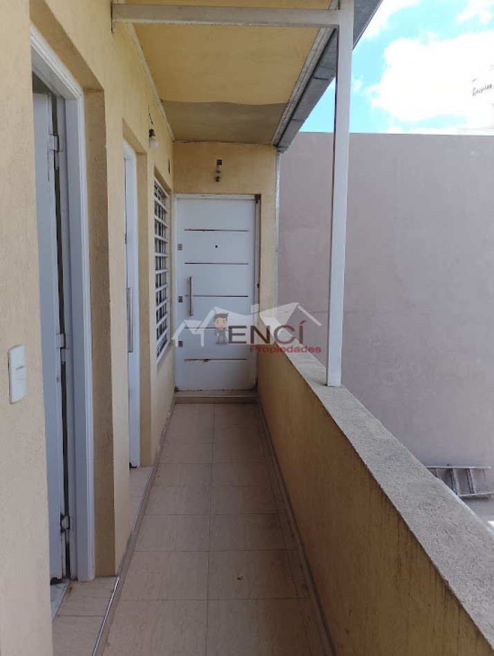 VENTA PH 2 AMBIENTES MORON