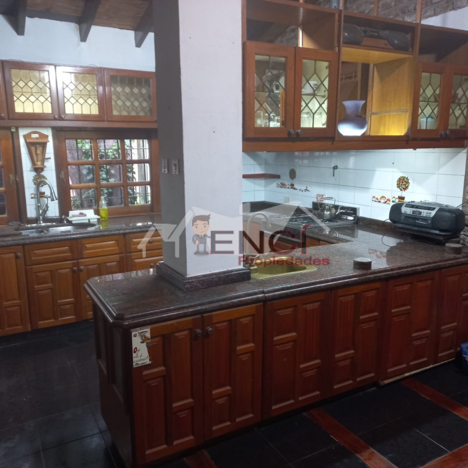 VENTA CASA 5 AMBIENTES CIUDAD EVITA