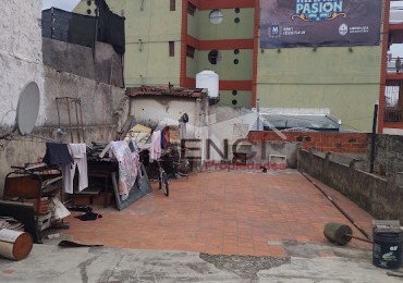 VENTA CASA 4 AMBIENTES FLORES A DEMOLER